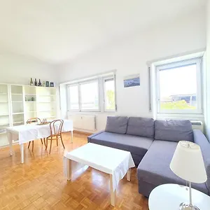 https://crocetta-porta-romana-cozy-apartment-duomo-view.it-lombardy.com
